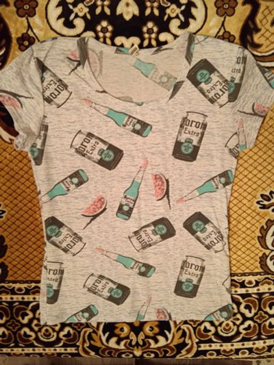 Лот: 17155869. Фото: 1. Футболка с принтом. Футболки, топы и майки