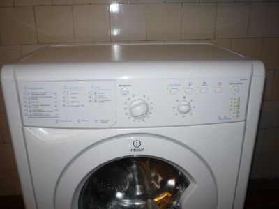 Лот: 12630985. Фото: 1. Идеальная стиральная машинка Indesit... Стиральные машины