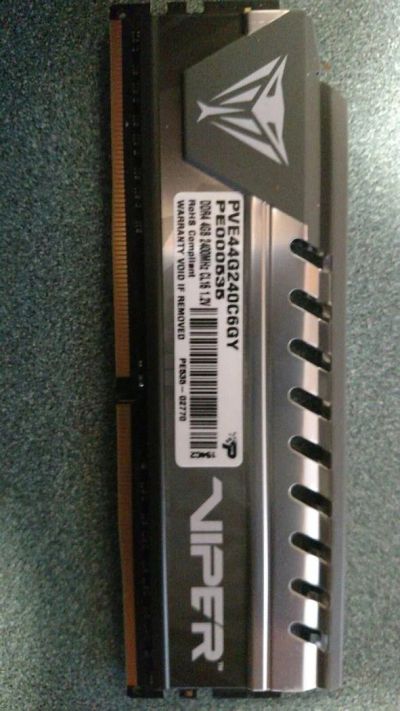 Лот: 11021047. Фото: 1. Viper DDR4 4 Gigs at 2400 mhz. Оперативная память