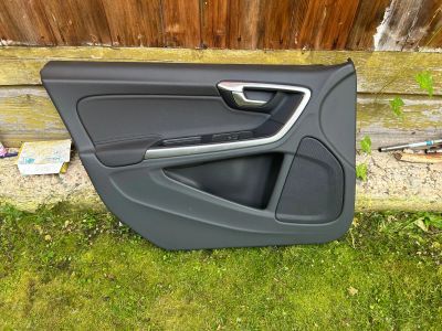 Лот: 23535763. Фото: 1. Дверные карты Volvo S60 II. Салон