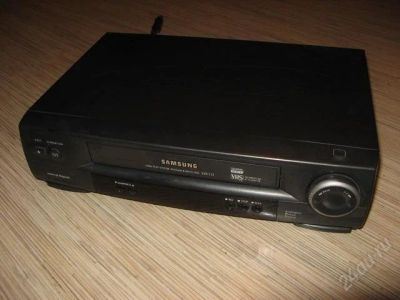 Лот: 768686. Фото: 1. Пишущий видеоплеер Samsung SVR-131. Видеомагнитофоны