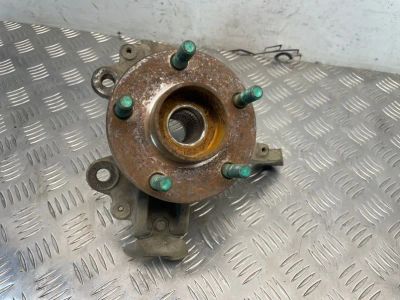 Лот: 22460115. Фото: 1. поворотный кулак Ford Focus CB4. Другое (автозапчасти)