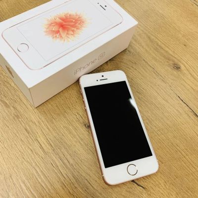 Лот: 14914954. Фото: 1. iPhone SE 32GB Rose Gold [Полный... Смартфоны
