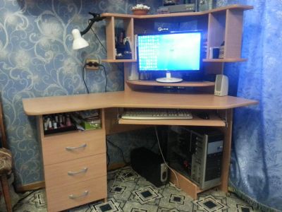 Лот: 7417255. Фото: 1. Компьютерный стол. Компьютерные и письменные столы