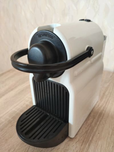 Лот: 17536854. Фото: 1. Кофемашина капсульная Nespresso... Чайники, кофемашины, кулеры