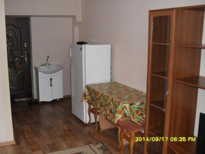 Лот: 4332809. Фото: 1. Сдам гостинку с мебелью 18,6 м... Квартиры, студии