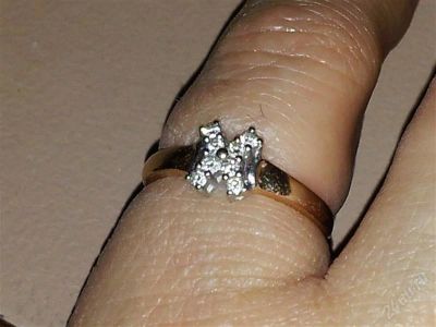 Лот: 2439404. Фото: 1. колечко с бриллиантами. Кольца, перстни