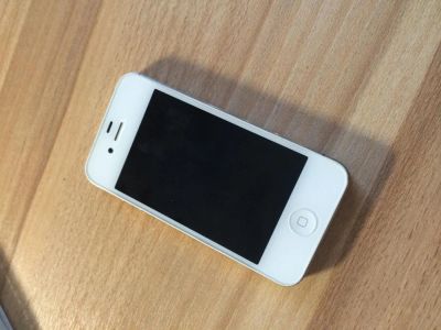 Лот: 4551518. Фото: 1. IPhone 4s 32 гб в отличном состоянии. Смартфоны