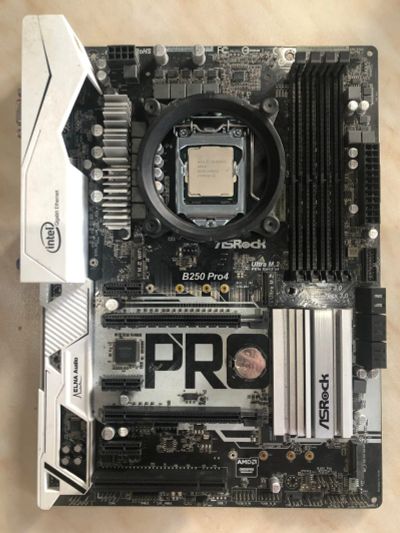 Лот: 16801143. Фото: 1. Материнская плата ASRock B250... Материнские платы