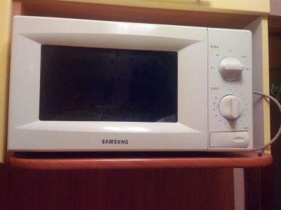 Лот: 6347576. Фото: 1. Микроволновая печь Samsung. Микроволновки, мини-печи