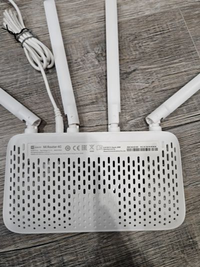 Лот: 21282226. Фото: 1. Xiaomi mi wifi router 4c. WiFi, Bluetooth адаптеры