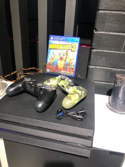Лот: 19580038. Фото: 1. Sony PlayStation 4 Pro. Игровые приставки, консоли