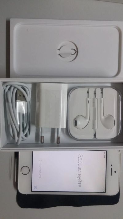 Лот: 6296820. Фото: 1. Apple iPone 5s RFB gold 16gb. Смартфоны