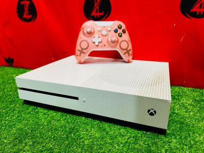 Лот: 20011108. Фото: 1. Xbox One S 1Tb (Ч 31310). Консоли