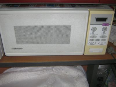 Лот: 6068568. Фото: 1. Микроволновая печь GoldStar MA-680MD. Микроволновки, мини-печи