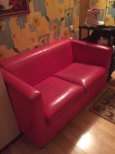 Лот: 12584969. Фото: 1. Красный кожаный диван (подойдёт... Офисные диваны