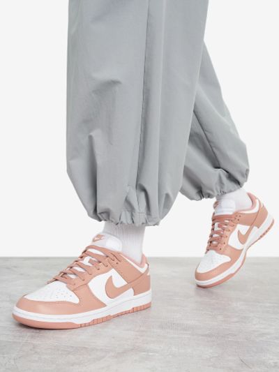 Лот: 25369874. Фото: 1. Кеды женские Nike Dunk, Белый. Кеды, кроссовки, слипоны