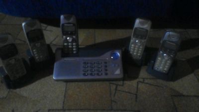 Лот: 12239975. Фото: 1. Радио телефонная база + 5 трубок... DECT и радиотелефоны