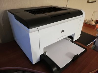 Лот: 12776012. Фото: 1. Лазерный цветной принтер HP LaserJet... Лазерные принтеры