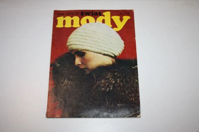Лот: 24615185. Фото: 1. Журнал Swiat Mody. Зимняя мода... Публицистика, документальная проза