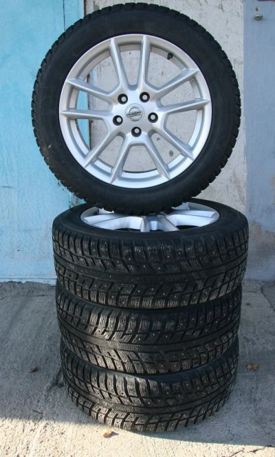 Лот: 12418507. Фото: 1. Литье Nissan и шины Kumho I'zen... Шины на дисках