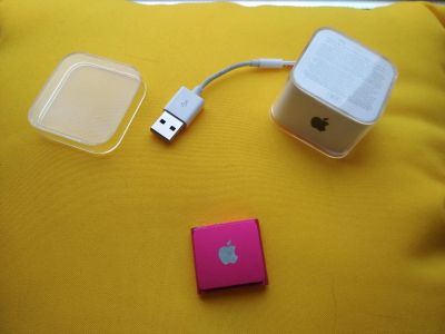 Лот: 12111213. Фото: 1. Плеер 2 Гб ipod shuffle. Плееры