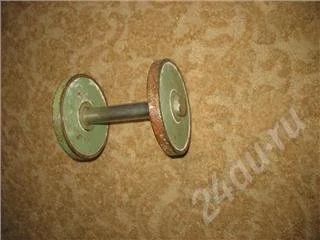 Лот: 467682. Фото: 1. Гири, 2 штуки, вес по 2,5 кг. Другое (домашний быт)