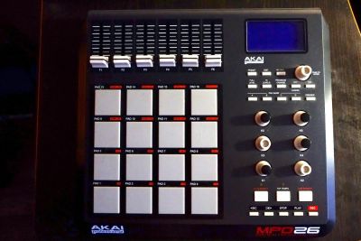 Лот: 6754879. Фото: 1. AKAI MPD 26. MIDI-оборудование