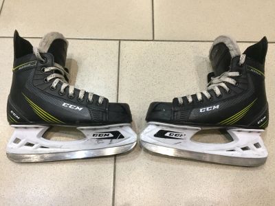 Лот: 12462598. Фото: 1. Хоккейные коньки CCM 1052 размер... Защита тела