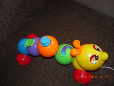 Лот: 7357006. Фото: 1. Игрушка гусеница- каталка. Развивающие