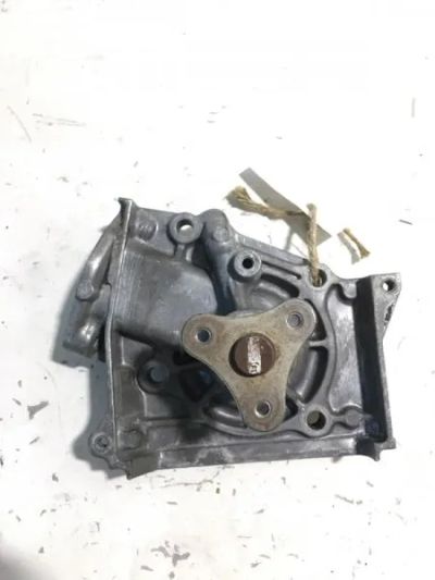 Лот: 20373901. Фото: 1. Помпа Mazda Familia 1990 8AB915010... Двигатель и элементы двигателя