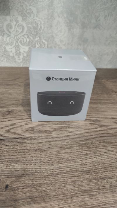 Лот: 25510580. Фото: 1. Умная колонка Яндекс Станция Мини... Умные колонки