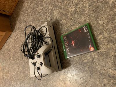 Лот: 14759358. Фото: 1. Xbox one s 500gb. Игровые приставки, консоли