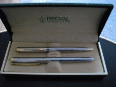 Лот: 3791772. Фото: 1. 2 ручки Regal в бархатном чехле. Ручки, карандаши, маркеры
