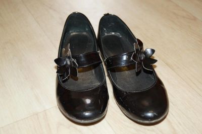 Лот: 7965663. Фото: 1. Туфли школьные лаковые "Юничел... Туфли