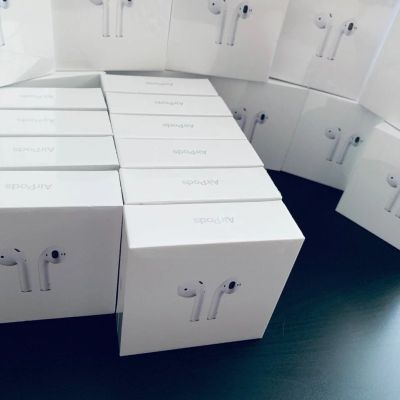 Лот: 14033438. Фото: 1. НОВЫЕ Apple AirPods 2, гарантия... Наушники, гарнитуры