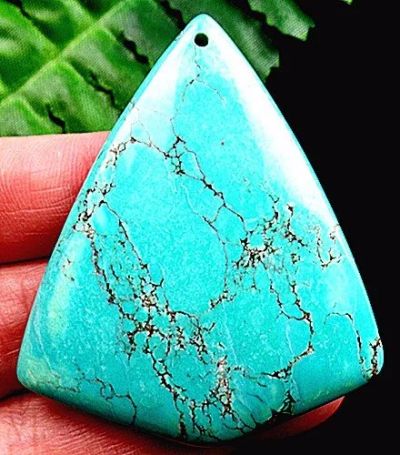 Лот: 9698764. Фото: 1. Бирюзовый говлит 54x45x6mm кулон... Драгоценные и поделочные камни