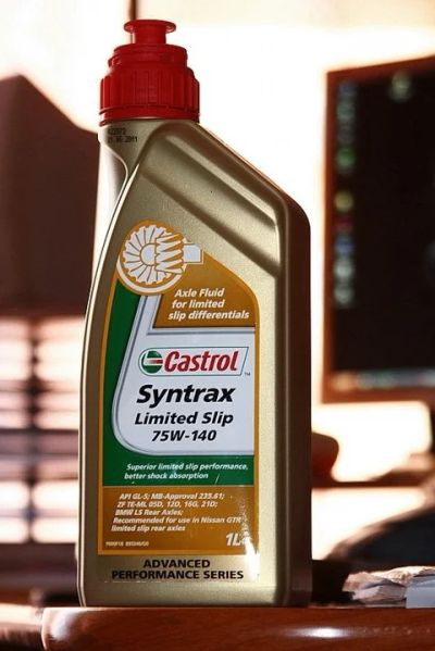 Лот: 3235735. Фото: 1. Масло Castrol Syntrax Limited... Масла, жидкости