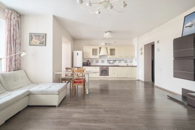 Лот: 25090357. Фото: 1. Продам 2-комнатную квартиру. Квартиры, студии