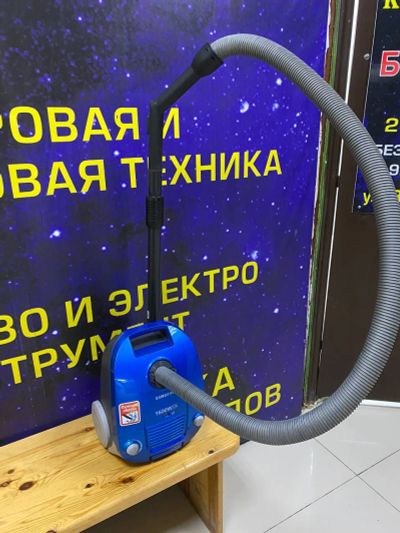 Лот: 25729765. Фото: 1. Пылесос Samsung 1600W синий. Пылесосы, паровые швабры