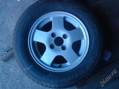 Лот: 366890. Фото: 1. Продам 1 диск литье 4х98 с резиной... Шины