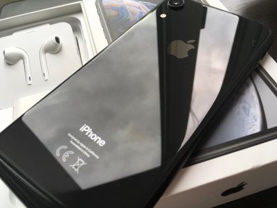 Лот: 16299876. Фото: 1. iPhone XR 64GB Black на Официальной... Смартфоны