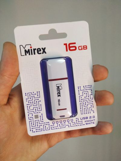 Лот: 19565448. Фото: 1. usb flash 16GB. USB-флеш карты