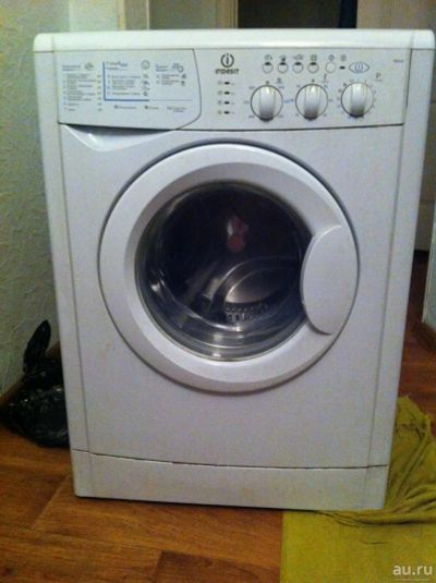 Лот: 8786302. Фото: 1. Стиральная машинка Indesit wisl... Стиральные машины