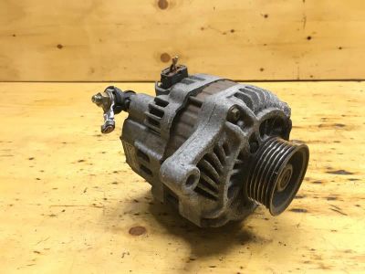 Лот: 19359890. Фото: 1. Генератор Nissan Wingroad WFY11... Электрооборудование