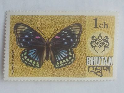 Лот: 21351186. Фото: 1. Почтовая марка Бутан чистая. Марки