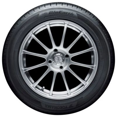 Лот: 11147474. Фото: 1. Yokohama BluEarth AE01 195/60... Шины