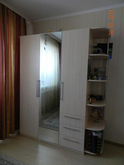 Лот: 4445161. Фото: 1. Шкаф платяной. Шкафы, шкафы-купе