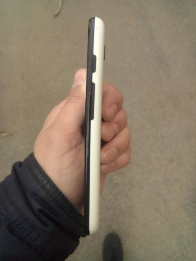 Лот: 9514648. Фото: 1. Alcatel PIXL 4. Смартфоны