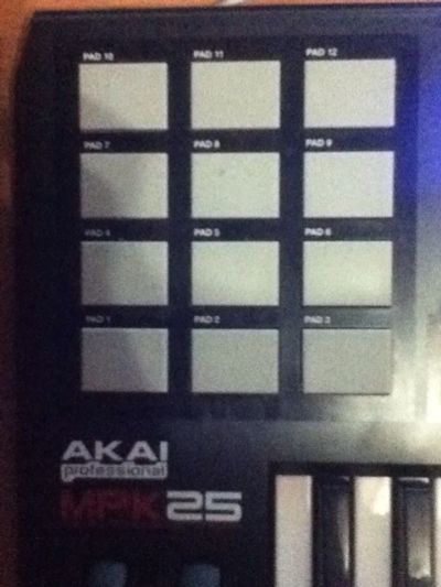 Лот: 4928817. Фото: 1. Akai MPK25. DJ-оборудование